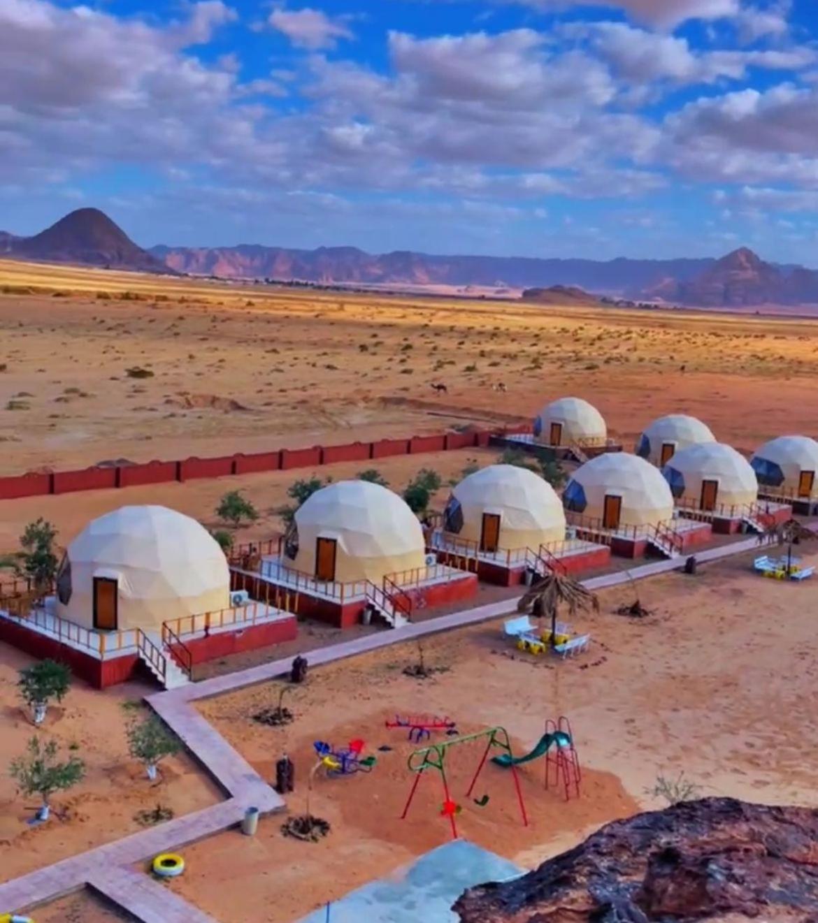 Adel Rum Camp Bubbles Wadi Rum Exterior photo