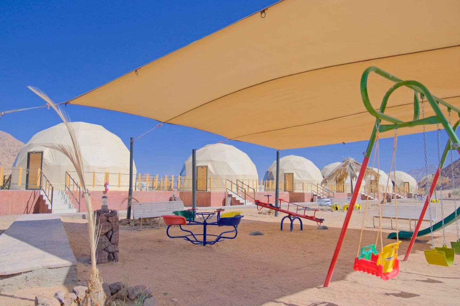 Adel Rum Camp Bubbles Wadi Rum Exterior photo