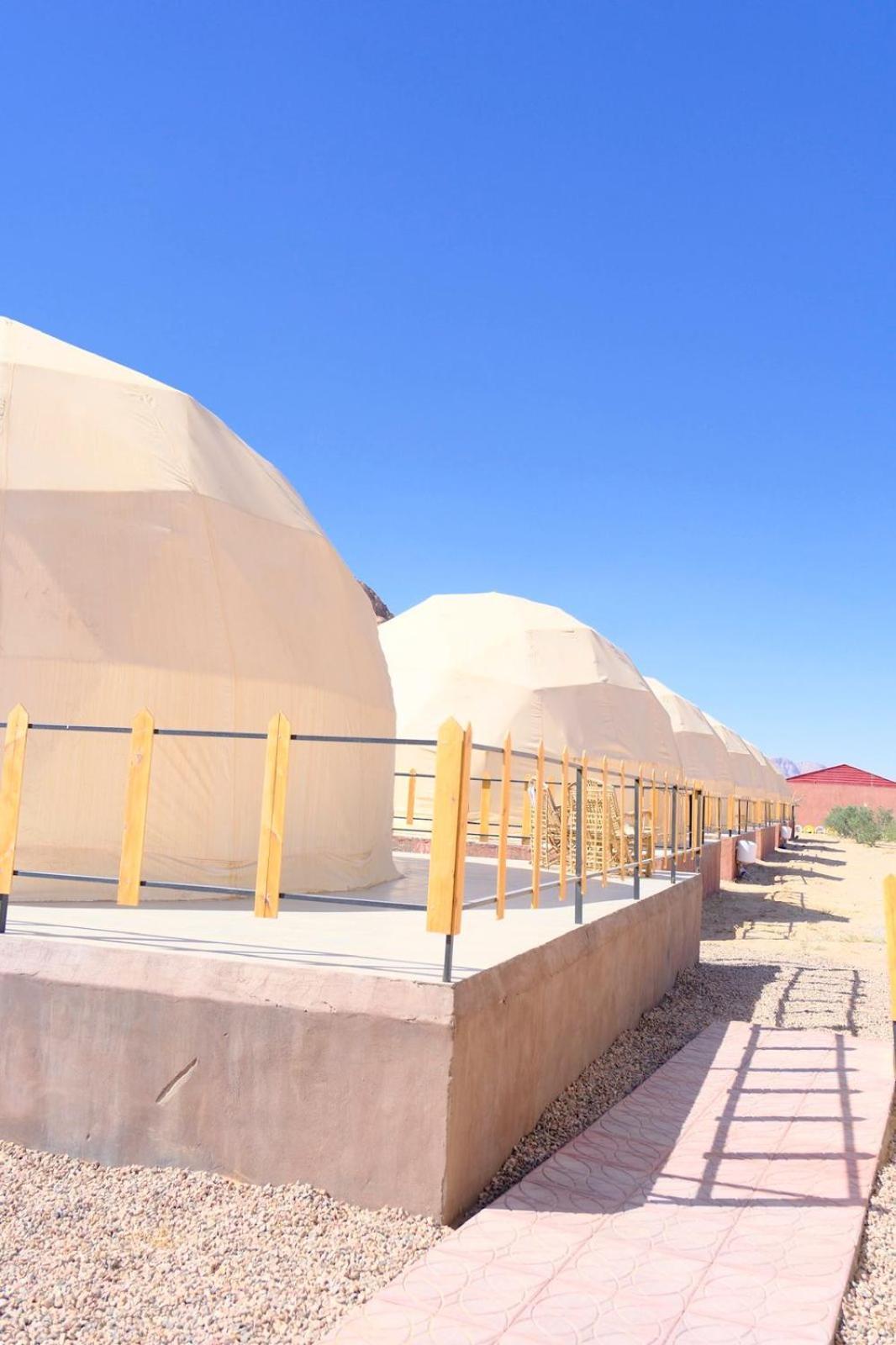 Adel Rum Camp Bubbles Wadi Rum Exterior photo