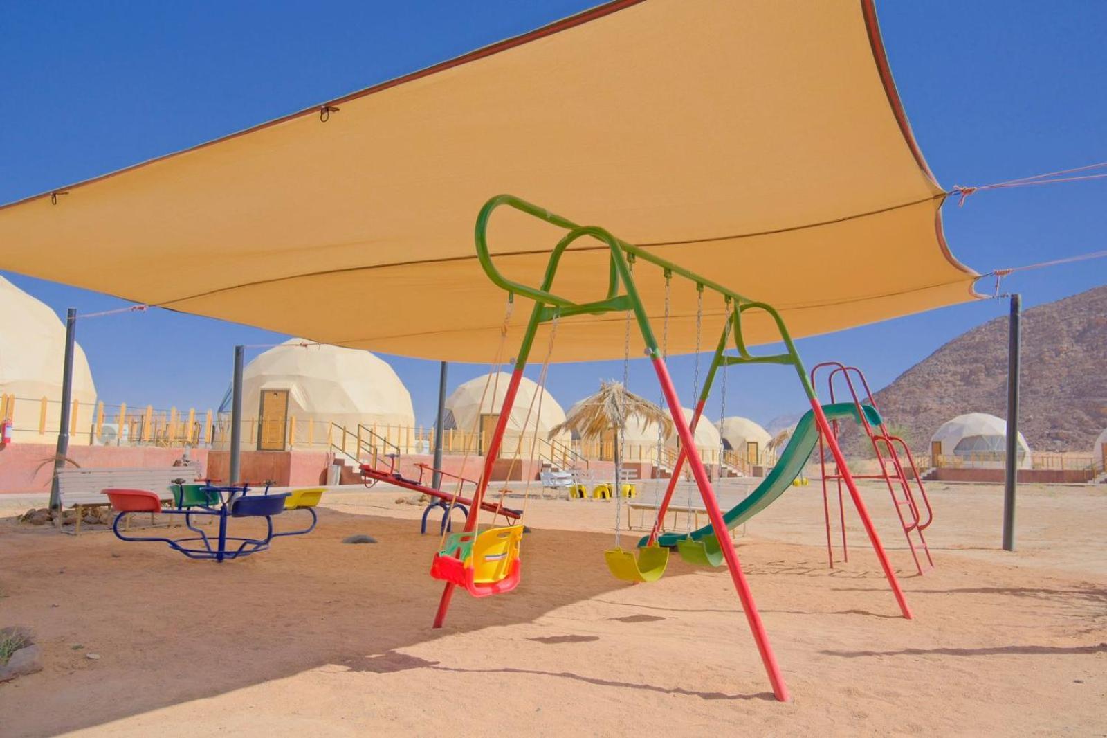 Adel Rum Camp Bubbles Wadi Rum Exterior photo