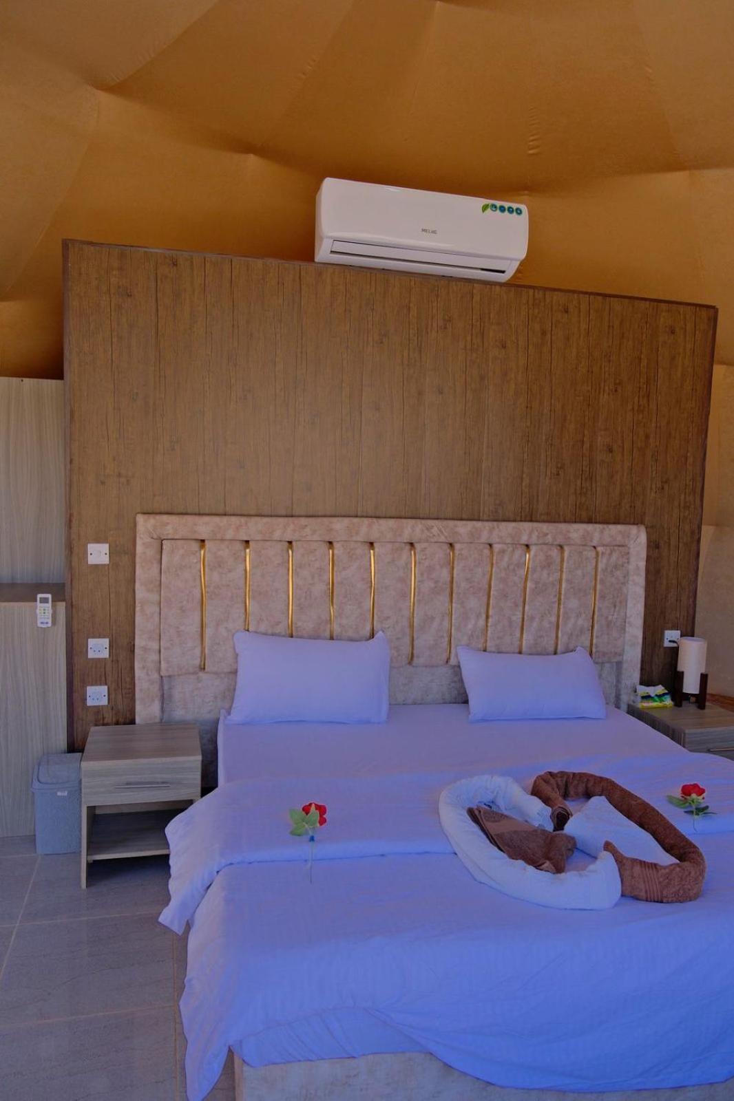 Adel Rum Camp Bubbles Wadi Rum Exterior photo